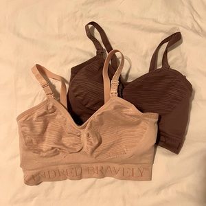2 Kindred Bravely Sublime Hands-Free Pumping and Nursing Bras in Medium